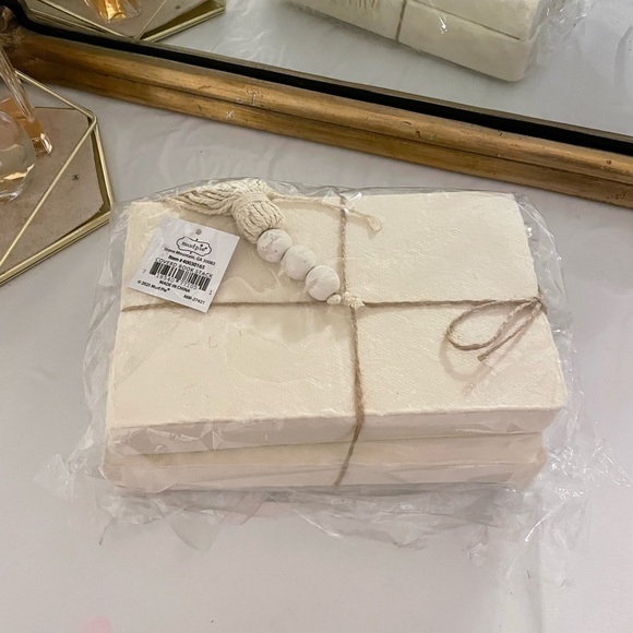 Decorative Books - Picture 3 of 6